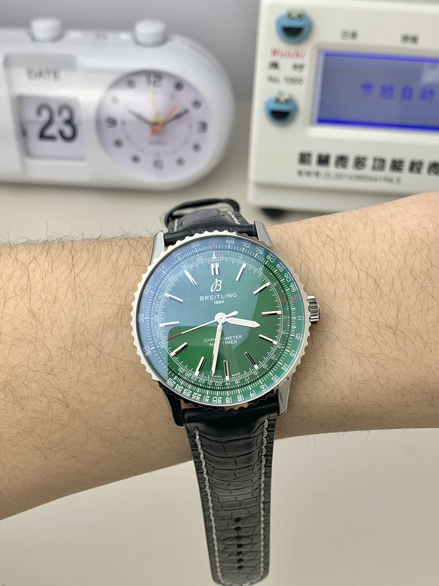 Breitling-Navitimer 1 38mm Stainless Steel/Leather Green Dial TF A2824 Automatic - Image 7