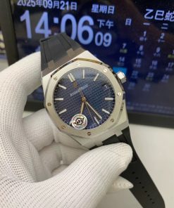 Alternative view of Audemars Piguet-Royal Oak 41mm 15500 Stainless Steel/Rubber Blue Dial/Stick Markers APSF SA4302 Automatic