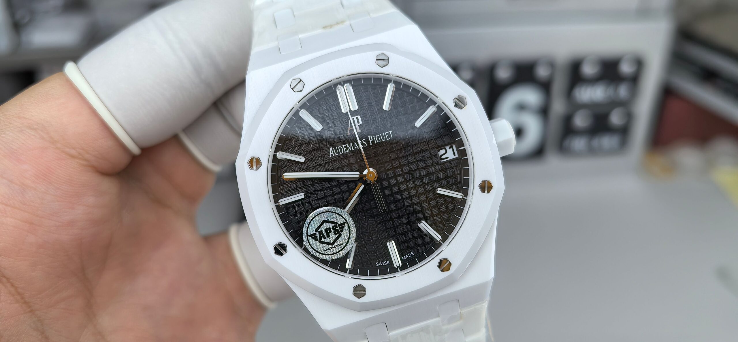 Audemars Piguet-Royal Oak 41mm 15500 White Ceramic/Ceramic Black Dial APSF SA4302 Automatic - Image 10