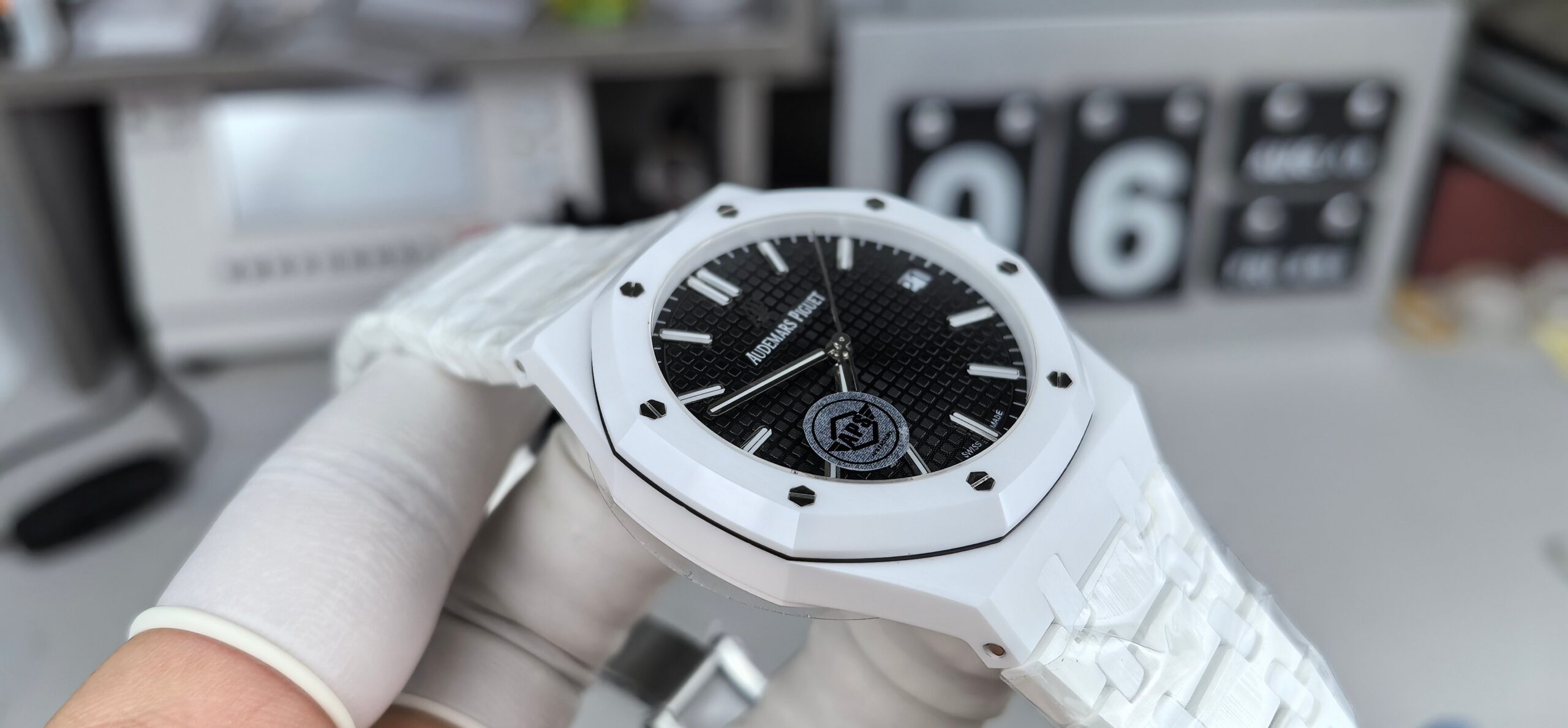 Audemars Piguet-Royal Oak 41mm 15500 White Ceramic/Ceramic Black Dial APSF SA4302 Automatic - Image 12