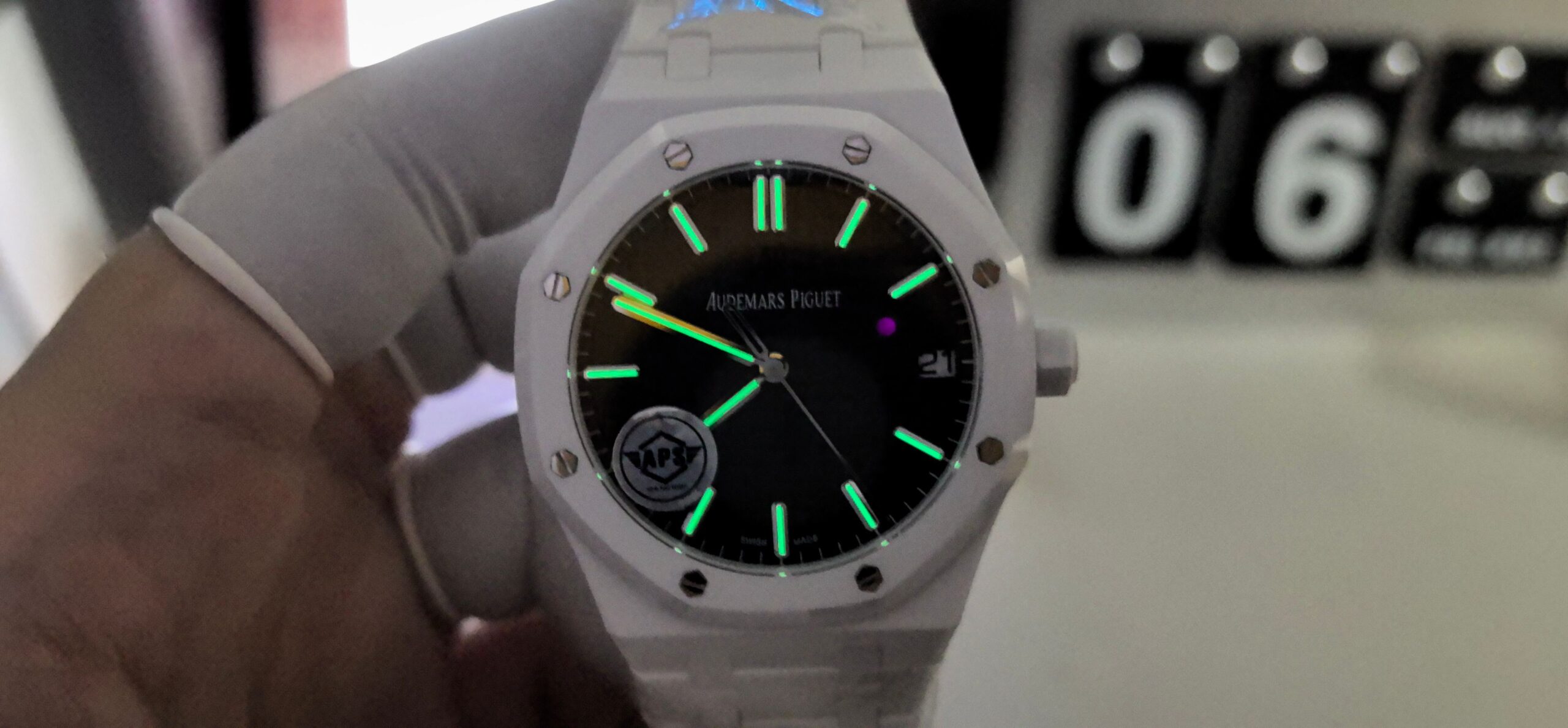 Audemars Piguet-Royal Oak 41mm 15500 White Ceramic/Ceramic Black Dial APSF SA4302 Automatic - Image 18