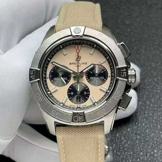 Breitling-Avenger B01 Chronograph 44mm Stainless Steel/Nylon Beige Dial Stick Markers BLSF Cal.01 Automatic